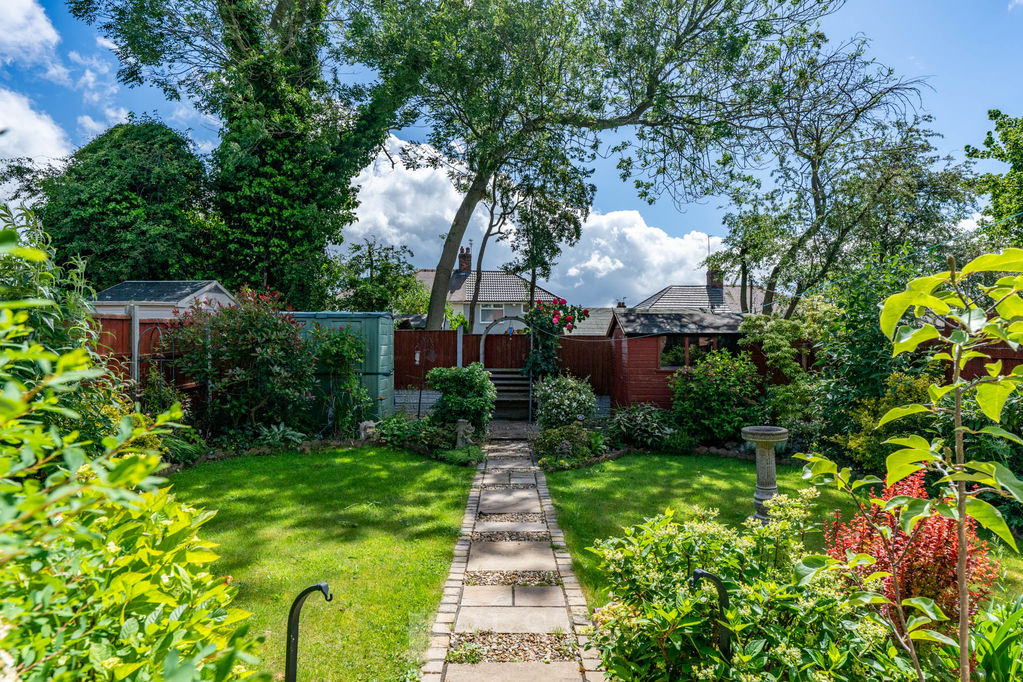 Stenhills Crescent